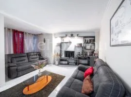 Bel Appartement Roses, Arenes 15 - WeHostYou