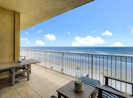 Luxury Beachfront Malibu Condo on 7th Floor ~ Close to Shopping Dining ~ Malibu 703, lyxhotell i New Smyrna Beach