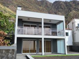 Casa Marcelino Refugio Frente Mar, vila v destinaci Paul do Mar