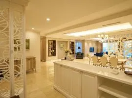 Elegance, luxury 4 bedrooms golf course view Ciputra Apartment