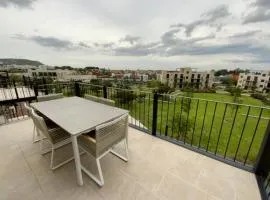 2BR/2B BEAUTIFUL CLOSE 5MIN TO CENTRO, POOL