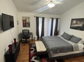 Sherbrooke Square Townhouses, serviced apartment in Houston