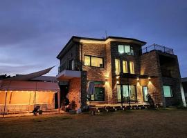 Feel House, cottage in Goyang