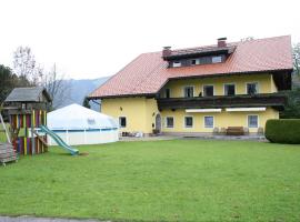 Scenic Apartment in Krispl Salzburg with Swimming Pool, hotel i Krispl