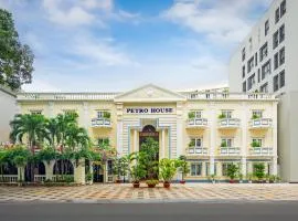 Petro House Hotel