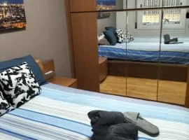 Habitacion en piso compartido cerca del Camp Nou