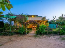 GiriSadan Organic Farm Retreat & Botanical Forest, hotel in Jaipur