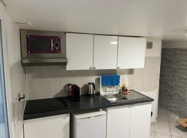 Appartement en plein centre ville du bourget, apartman u gradu Burže