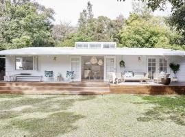 Pearl Beach Shack, walk to beach, pet friendly, hotel en Pearl Beach