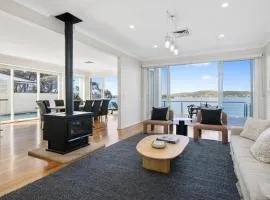 Waters Edge - Point Clare - Pool , Spa, Private Jetty