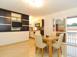Holiday home Tomislav for 12 guests near the beach，維爾的飯店