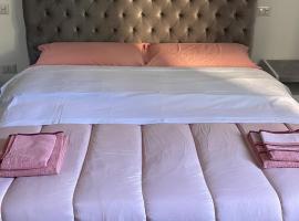 Appartamento Tortona, hotel v destinaci Tortona