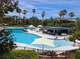 Poolside at Magenta, hotel in Magenta