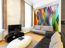 Luxury Apartment with Spacious Livingroom at Opera House