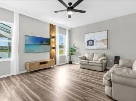 4 Bathrooms 3 Bathrooms Cresent Lakes 5305 Cv