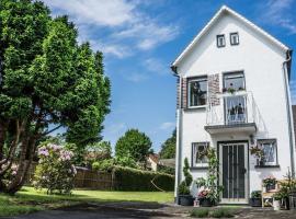 Schönes Haus mit großem Garten, Ferienhaus in Seligenstadt