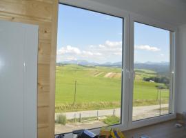 Apartament Oravski, blisko Term Chochołowskich, Tatry i Oravice, cisza, widok, parking, hotel u gradu Suchá Hora