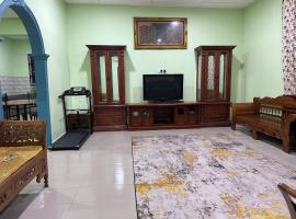 Homestay Pantai Batu Hitam Kuantan No14、クアンタンの駐車場付きホテル