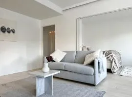Aurora Central Suite III By BookLapland