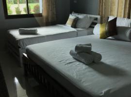 Mae Kok River Cliff Residence, hotel with parking in Chiang Rai