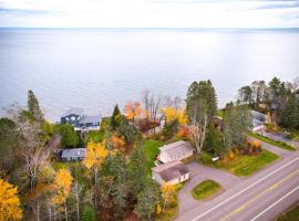 Lake Superior Getaway - Walk to Water!, hotel in Duluth