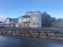 Nydelig leilighet på Kreta i Lofoten, hotel para famílias em Kabelvåg