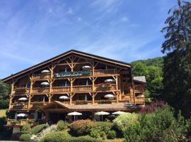 Residence Hôtelière La Renardiere, hotel i Samoëns