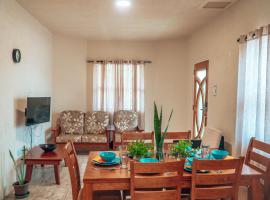 SKYLINE SUITES: 3 BED/3 BATH VACATION RENTAL, apartamento em Grand Anse