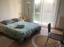 appartement proche sentiers CONLEAU, hotel v destinaci Vannes