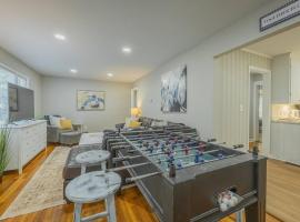 Heavenly Home on Habersham with Foosball Table!, hotel in Athens