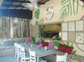 The Cocoon, hotel with parking in Phumĭ Chroŭy Svay