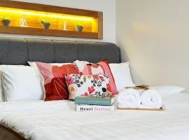 Cozy-spacious-elegant family suite that sleeps 8.