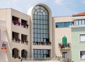 Hotel Bellevue Trogir, hotel in Trogir