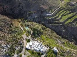 Cortijo El Albaricoque De La Sierra - Finca de 75 Hectáreas !