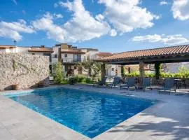 4BR Oasis with Pools & Gym at Nueva Escondida