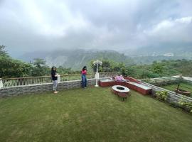 Aatman Peaceful getaway with amazing view, chalet de montaña en Bhimtal