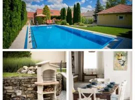 Villa GreenTree - with Private Pool, close to Budapest