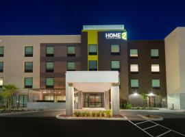Home2 Suites By Hilton Las Vegas North, hotel a prop de Base de les Forces Aèries dels EUA de Nellis, a Las Vegas