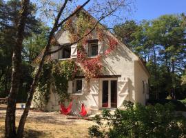 Chambres au coeur du Massif des Trois Pignons, B&B in Noisy-sur-École