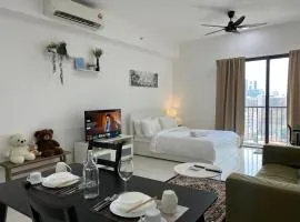 Cozy luxury couple studio apartment chambers kl klcc kl tower view