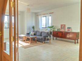 Naktsmītne pie ģimenes Double bedroom with ensuite in spacious corner apartment pilsētā Birkirkara