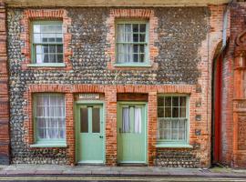 Shoemakers Cottage - Norfolk Holiday Properties, holiday home in Cromer