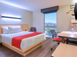 City Express by Marriott Caborca, hotel with parking in Heroica Caborca