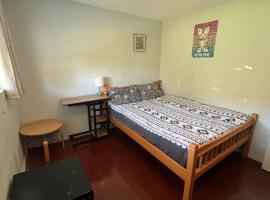Great Value Peaceful Room in LA, ubytování v soukromí v destinaci Hacienda Heights