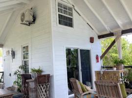 Hidden Paradise - Cottage, casa de campo em Nassau