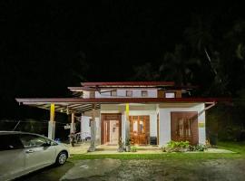 Sinharaja River Face Hotel, habitación en casa particular en Nelluwa