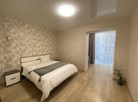 Atlant luxury Big Family Perlina Apart on Golovna з двома санвузлами поряд з ТЦ Депот, hotel em Chernivtsi