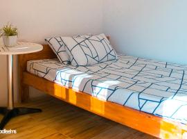 The Family Resthouse and Resort，Amadeo的飯店