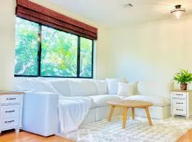2 BR 2 BA - Eco House and Garden Vacation Retreat and Remote Workspace for Families, Couples and Solo Travelers in Coveted Culver