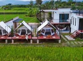 ฮักดอยคาเฟ่ แคมป์&โฮมสเตย์, hotel v destinaci Ban Chiang Dom Mai